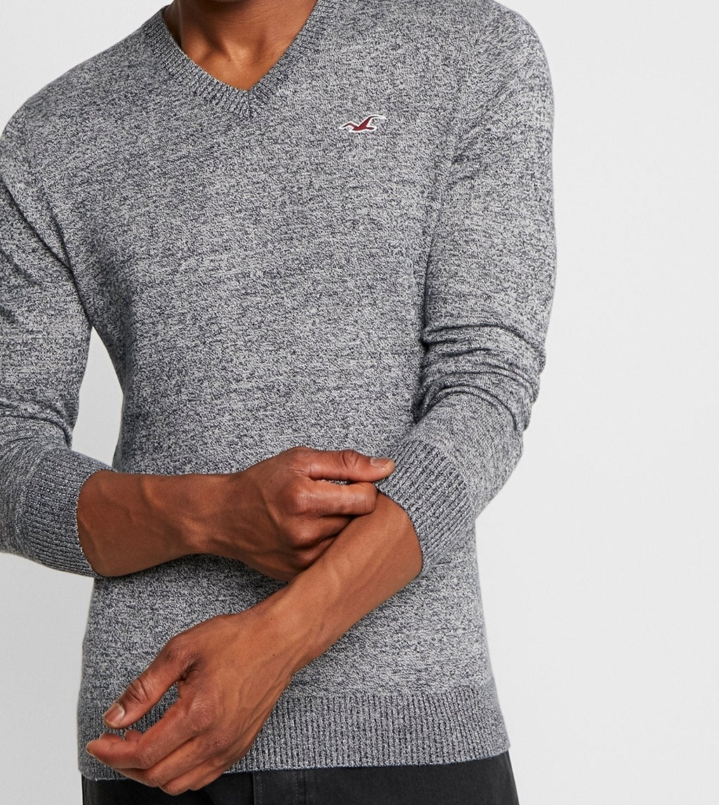 H.o.l.l.i.s.t.e.r Classic Long Sleeve V-Neck Knit grey