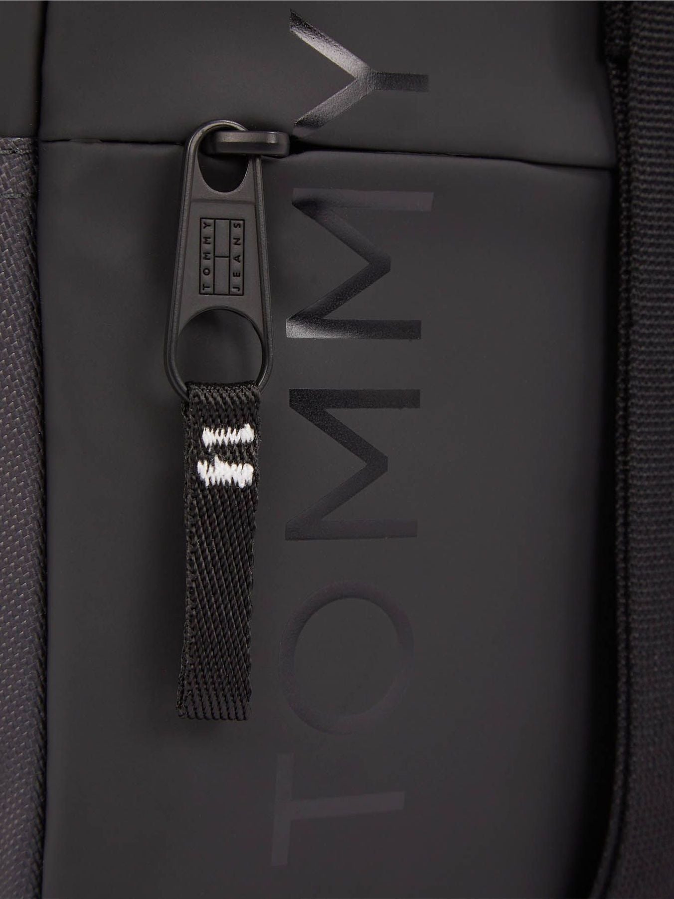 T.O.M.M.Y H.I.L.F.I.G.E.R Essential Cross-Body Reporter Bag